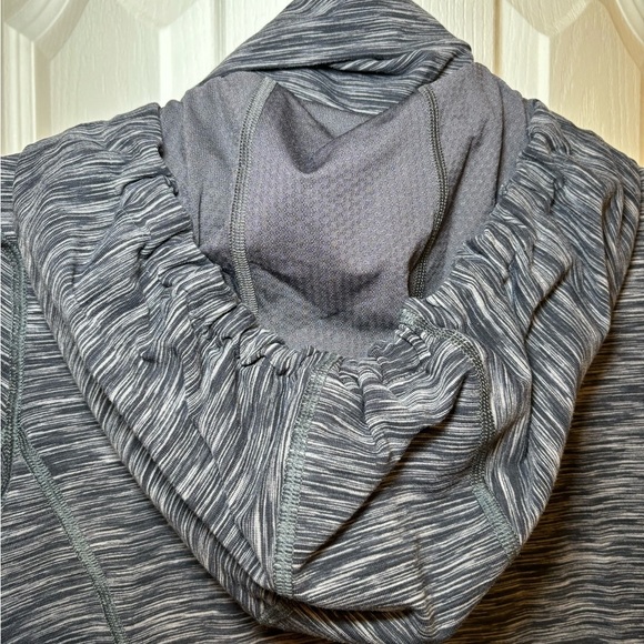 Lululemon - Grey and White Casual Long Sleeve Scuba Hoodie Full Zip in Size 2 - Picture 6 of 13